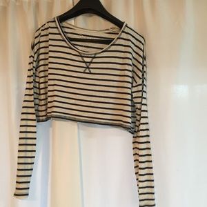 Aeropostale long sleeve crop top.